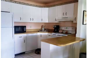 5861 La Paseos Dr, Greenacres, FL 33463, Sold 10/22/20