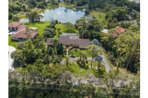 464 Westwood Cir W, West Palm Beach, FL 33411, Sold 05/14/20