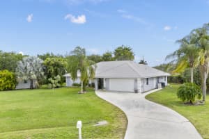 310 Rosewood Dr, Fort Pierce, FL 34947, Sold 06/12/20