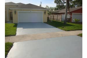 385 SW 32nd Ave, Deerfield Beach, FL 33442, Sold 04/07/20