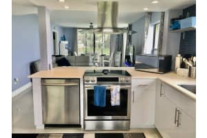 896 N Federal Hwy APT 533, Lantana, FL 33462, Sold 09/03/20