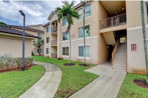 402 Villa Cir, Boynton Beach, FL 33435, Sold 04/30/20