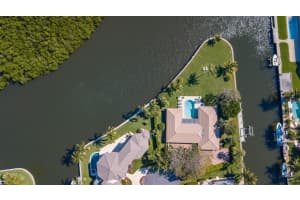 9096 SE Harbor Island Way, Hobe Sound, FL 33455, Sold 06/01/20