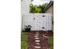 10362 SW 9th Ln, Pembroke Pines, FL 33025, Sold 05/11/20