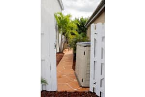 10362 SW 9th Ln, Pembroke Pines, FL 33025, Sold 05/11/20