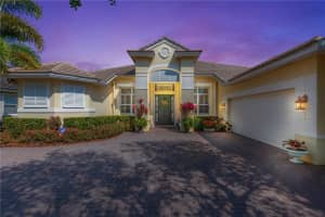 715 SW River Bend Cir, Stuart, FL 34997, Sold 08/06/20