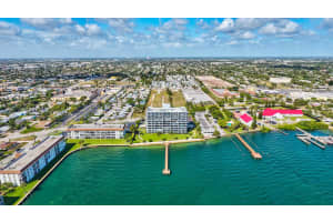 3040 Lake Shore Dr, Riviera Beach, FL 33404, Sold 07/14/20