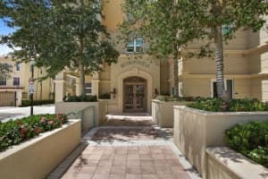 403 S Sapodilla Ave, West Palm Beach, FL 33401, Sold 08/28/20
