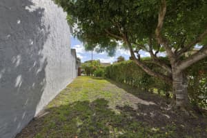 23301 Sedawie Dr, Boca Raton, FL 33433, Sold 06/03/20