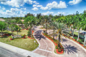 320 Crestwood Cir, Royal Palm Beach, FL 33411, Sold 04/30/20