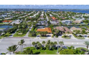 3901 N Ocean Dr, Riviera Beach, FL 33404, Sold 08/06/20