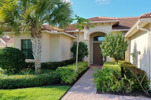 2315 NW Waterbury St, Jensen Beach, FL 34957, Sold 07/15/20