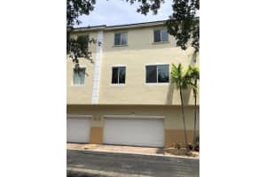 2870 S Oasis Dr, Boynton Beach, FL 33426, Sold 06/30/20