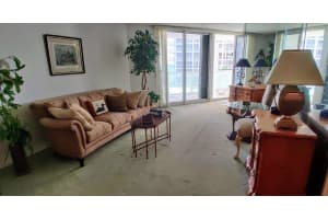 16445 Collins Ave, Sunny Isles Beach, FL 33160, Sold 05/28/20