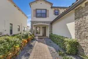 8858 Willow Cove Ln, Lake Worth, FL 33467, Sold 06/04/20