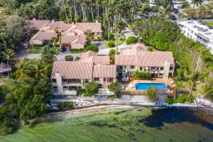 3 Via Lago, Boynton Beach, FL 33435, Sold 04/04/22