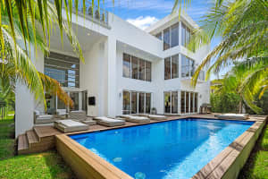 261 189th St, Sunny Isles Beach, FL 33160, Sold 07/30/20