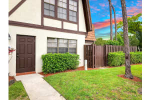 101 Weybridge Cir, Royal Palm Beach, FL 33411, Sold 06/05/20