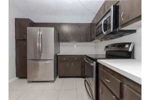 471 Ives Dairy Rd, Miami, FL 33179, Sold 01/07/21