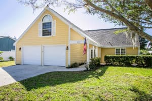 2019 Tanglewood Dr, Sarasota, FL 34239, Sold 06/08/20