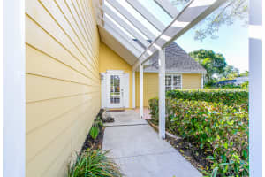 2019 Tanglewood Dr, Sarasota, FL 34239, Sold 06/08/20