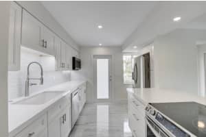 327 E Royal Palm Rd, Boca Raton, FL 33432, Sold 08/10/20