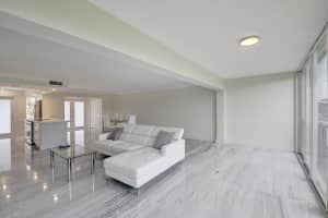 327 E Royal Palm Rd, Boca Raton, FL 33432, Sold 08/10/20