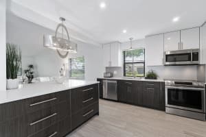 22 Ridge Pointe Dr, Boynton Beach, FL 33435, Sold 07/02/20