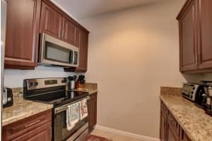 5904 Monterra Club Dr #152, Lake Worth, FL 33463, Sold 09/04/20