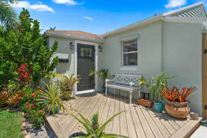 606 Westwood Rd, West Palm Beach, FL 33401, Sold 07/02/20