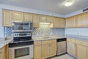 101 N Clematis St, West Palm Beach, FL 33401, Sold 02/17/21