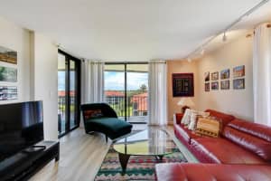 7030 Half Moon Cir, Hypoluxo, FL 33462, Sold 08/17/20