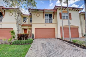 125 E Prive Cir, Delray Beach, FL 33445, Sold 06/26/20