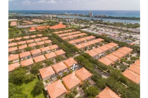 13 Oakleaf Ct, Jupiter, FL 33469, Sold 09/01/20