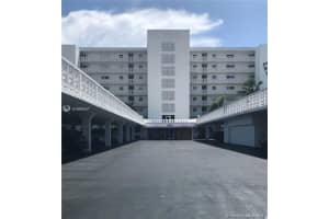 401 Lake Shore Dr, West Palm Beach, FL 33403, Sold 03/31/21