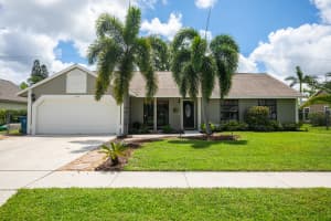110 Sherwood Dr, Royal Palm Beach, FL 33411, Sold 06/25/20