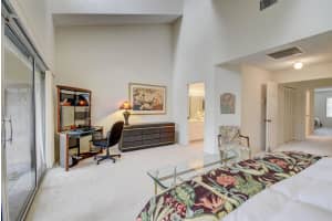233 N Lakeshore Dr, Hypoluxo, FL 33462, Sold 08/31/20