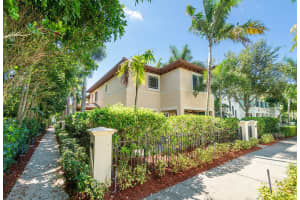 121 NW Gardner St, Boca Raton, FL 33432, Sold 07/31/20