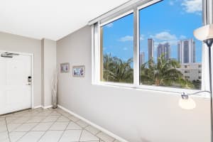 17050 N Bay Rd, Sunny Isles Beach, FL 33160, Sold 04/28/21