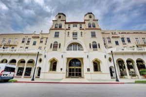 235 Sunrise Ave, Palm Beach, FL 33480, Sold 08/21/20