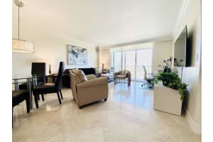 99 SE Mizner Blvd, Boca Raton, FL 33432, Sold 09/14/20