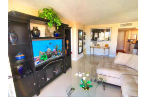 525 N Ocean Blvd, Pompano Beach, FL 33062, Sold 09/15/20