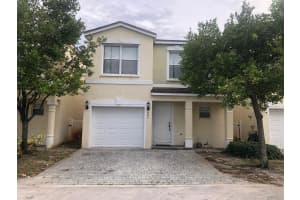 903 SW 15th St, Deerfield Beach, FL 33441, Sold 12/16/20