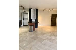 1050 SE 15th St, Fort Lauderdale, FL 33316, Sold 10/07/20