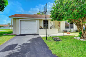 350 Lakewood Cir E, Margate, FL 33063, Sold 08/07/20