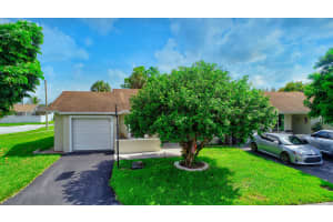350 Lakewood Cir E, Margate, FL 33063, Sold 08/07/20