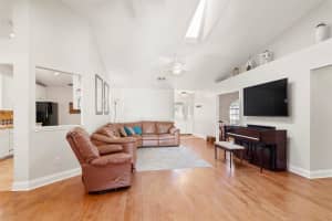 752 24th Square, Vero Beach, FL 32962, Sold 07/13/20