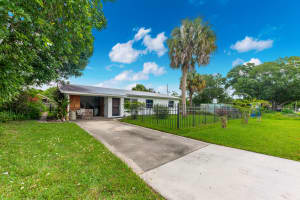 1037 SW 37th St, Palm City, FL 34990, Sold 07/27/20