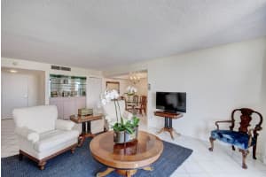 3589 S Ocean Blvd, South Palm Beach, FL 33480, Sold 12/30/20