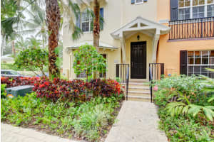 354 E Mallory Cir, Delray Beach, FL 33483, Sold 08/31/20